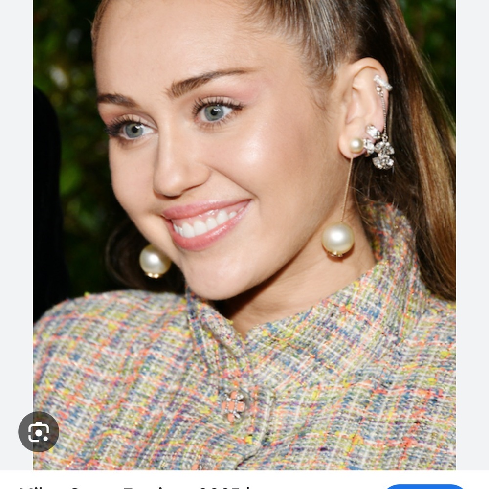 CHANEL Pearl drop  Earrings